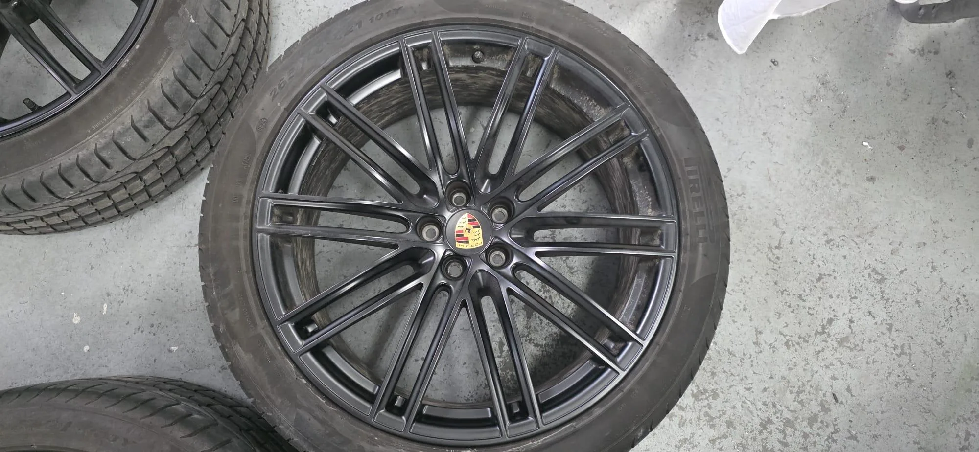 Porsche Detail 1 – Hochwertige Lackierung mit perfektem Finish