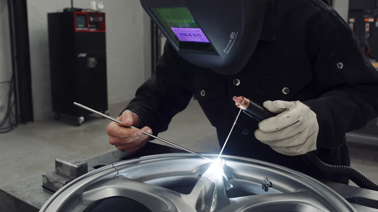 Schweißen von Aluminium – verwandte Leistung von Redline Wheelworks