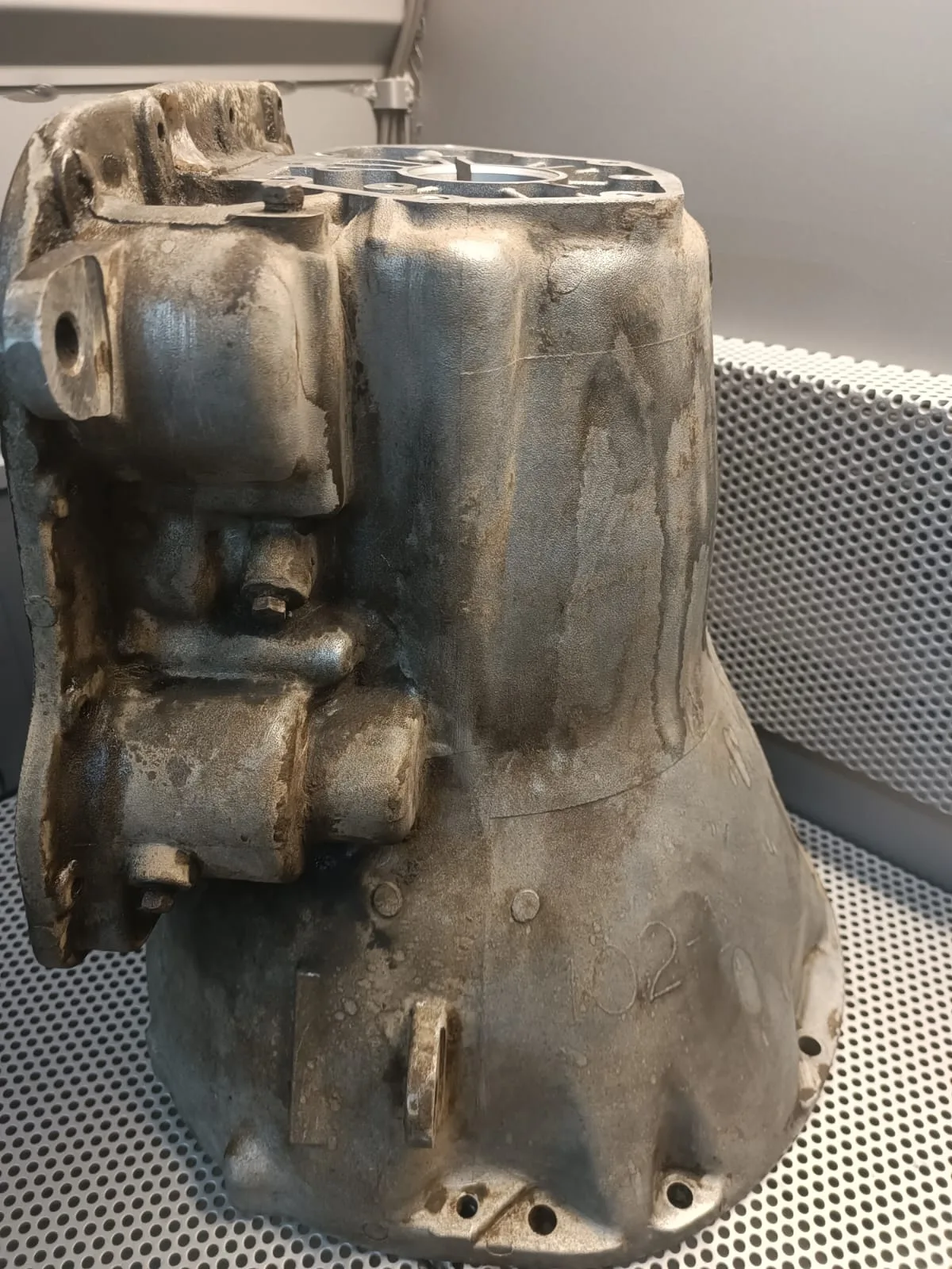 Getriebegehäuse Vorher – Aluminium-Bauteil vor der Bearbeitung
